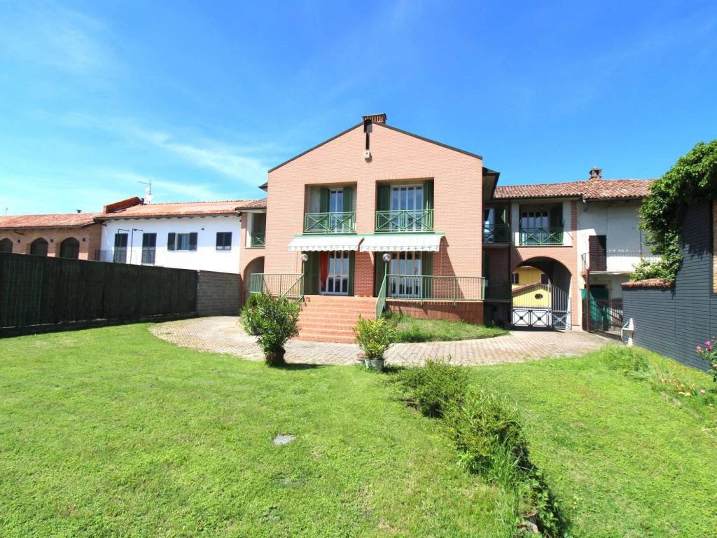 Villa a Govone in Corso Vittorio Alfieri - Foto 2