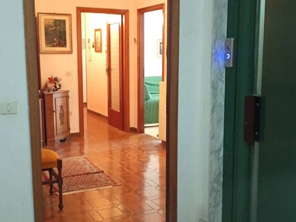 Appartamento a Vibo valentia in Via Camillo Benso di Cavour, 3 - Foto 2