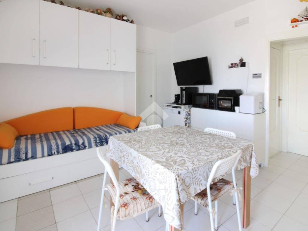 Appartamento a Alba adriatica in Via Capri, 18 - Foto 4