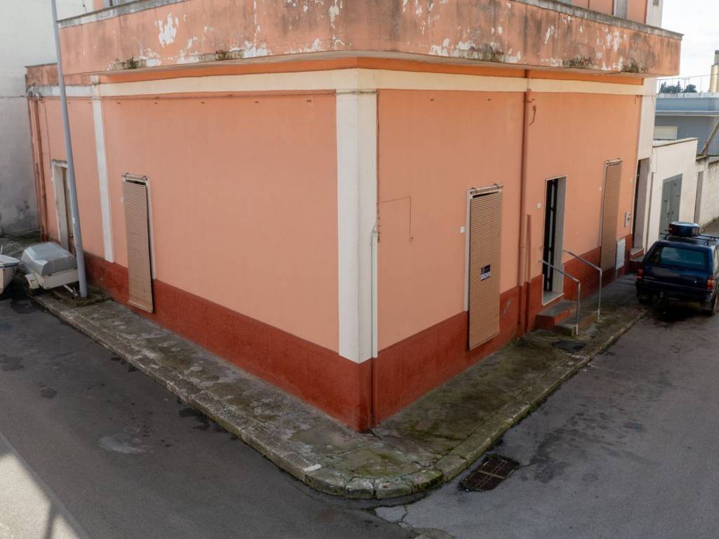 Villa a San donaci in Via Fratelli Bandiera, 37 - Foto 2