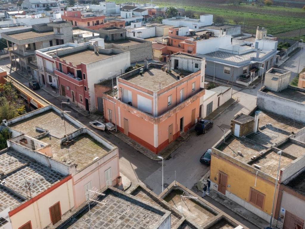 Villa a San donaci in Via Fratelli Bandiera, 37 - Foto 3