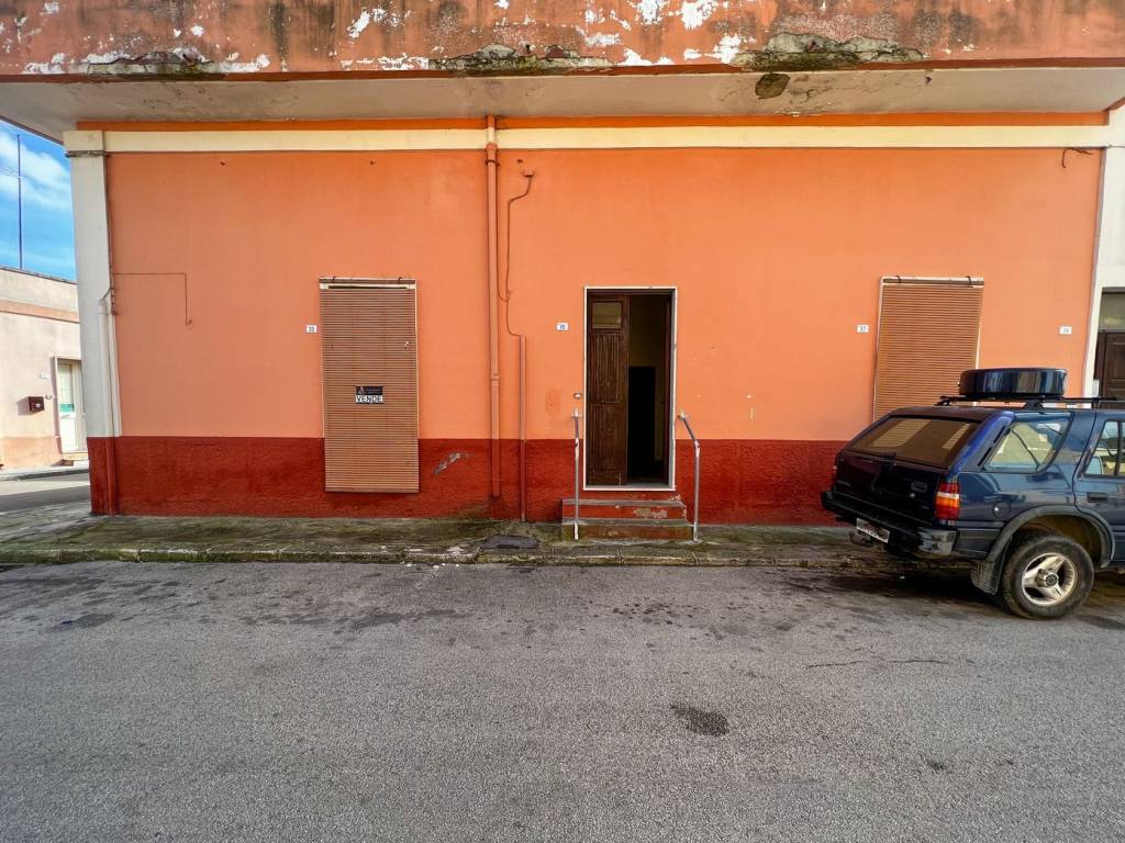 Villa a San donaci in Via Fratelli Bandiera, 37 - Foto 5