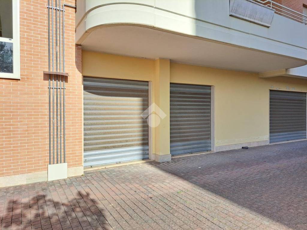 Immobile a Frosinone in Locale Commerciale Via La Botte, 51 - Foto 4