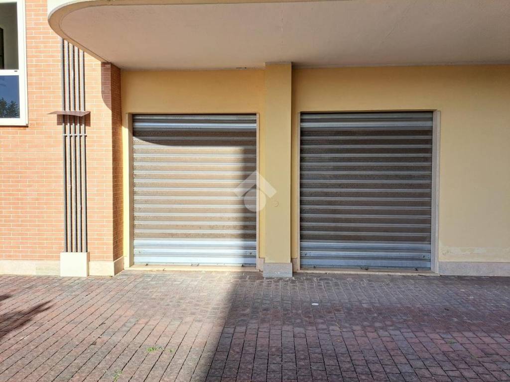 Immobile a Frosinone in Locale Commerciale Via La Botte, 51 - Foto 5