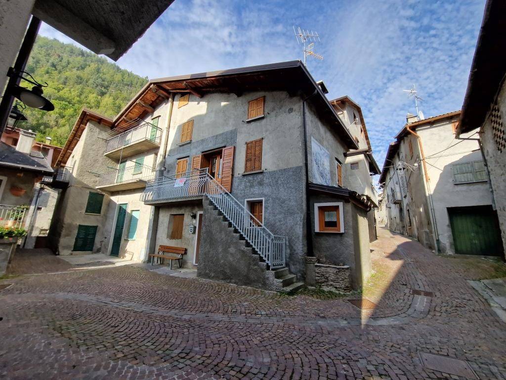 Casa indipendente a Aprica in Via Madonna, 60 - Foto 4