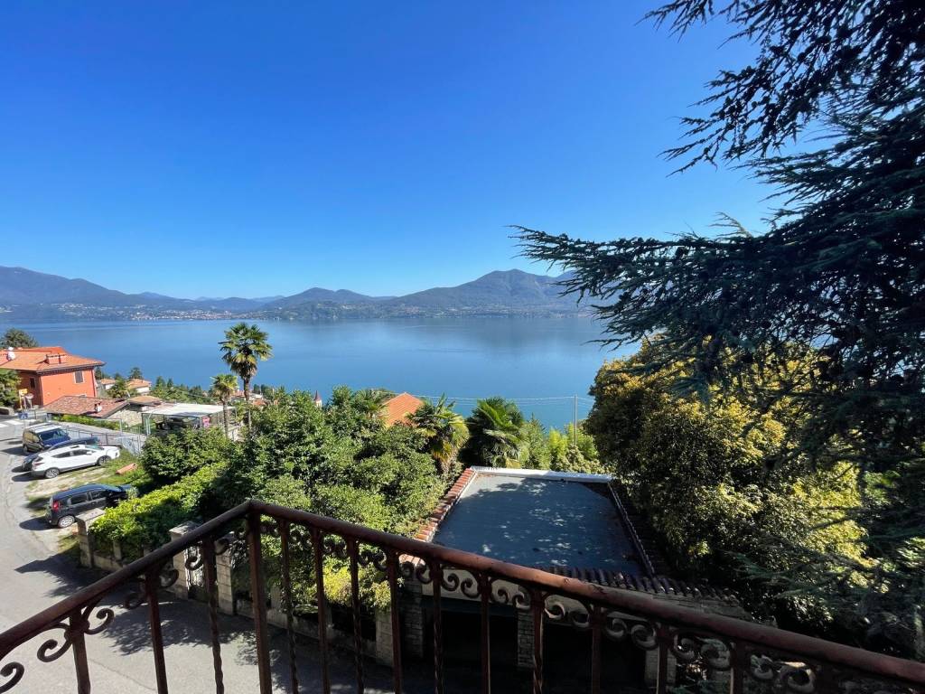 Villa a Oggebbio in Strada Antonio Manzi, 63 - Foto 2