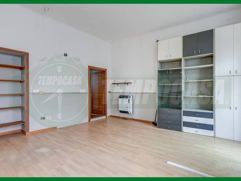 Appartamento a Gavirate in Via Alessandro Volta, 10 - Foto 5