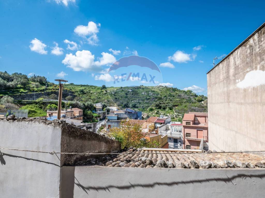 Casa indipendente a Melilli in Via Cola Di Rienzo, 35 - Foto 2