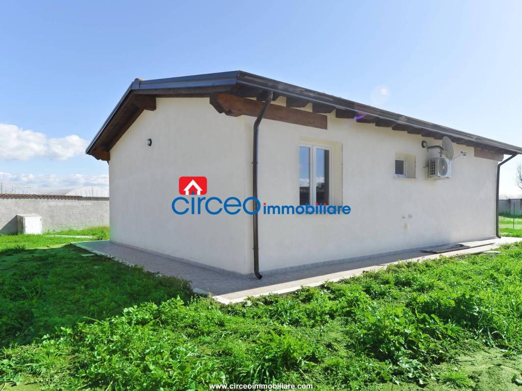 Villa a San felice circeo in Viale Regina Elena, 144 - Foto 2