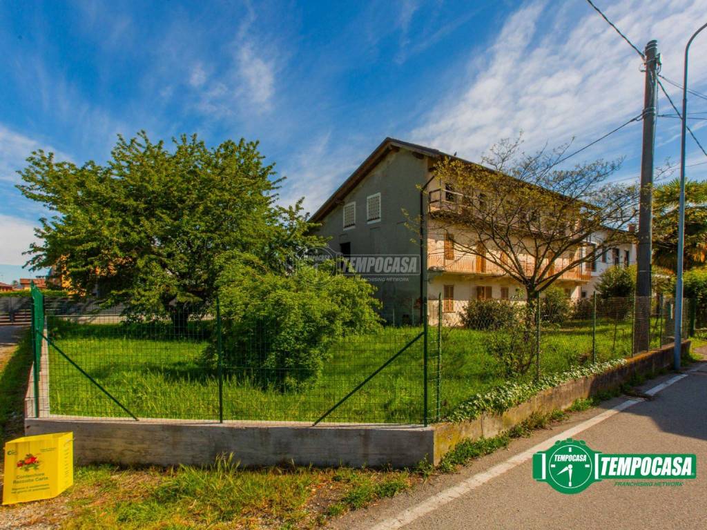Rustico / casale a Oleggio in Via Montegiudeo 11 - Foto 2