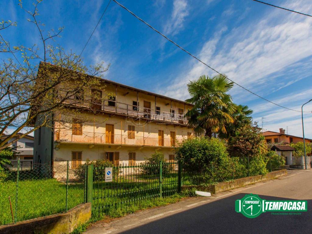 Rustico / casale a Oleggio in Via Montegiudeo 11 - Foto 4