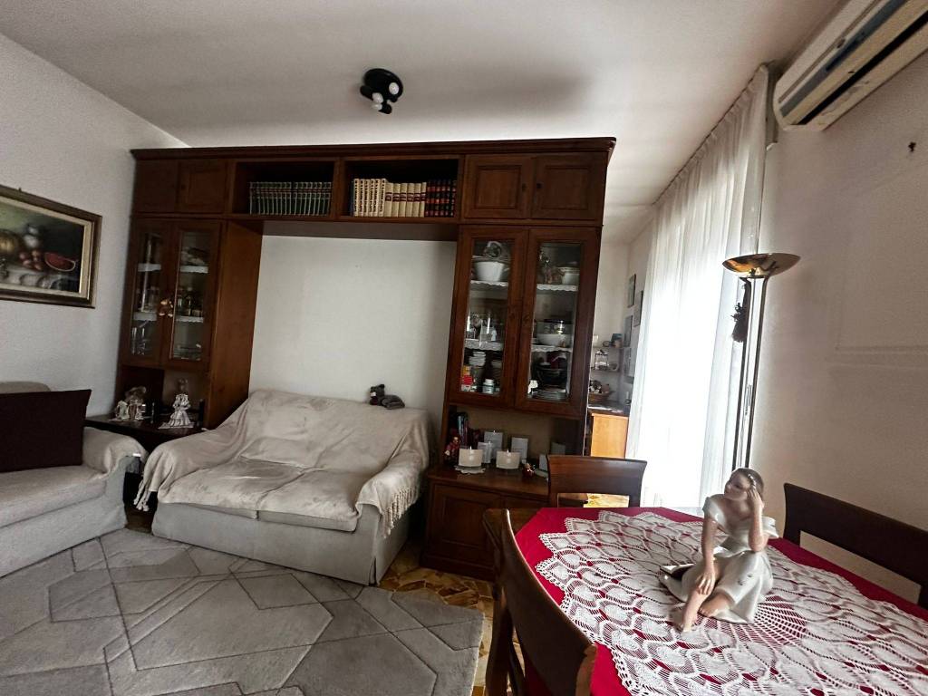 Villa a Lonate pozzolo in Viale Ticino, 60 - Foto 2