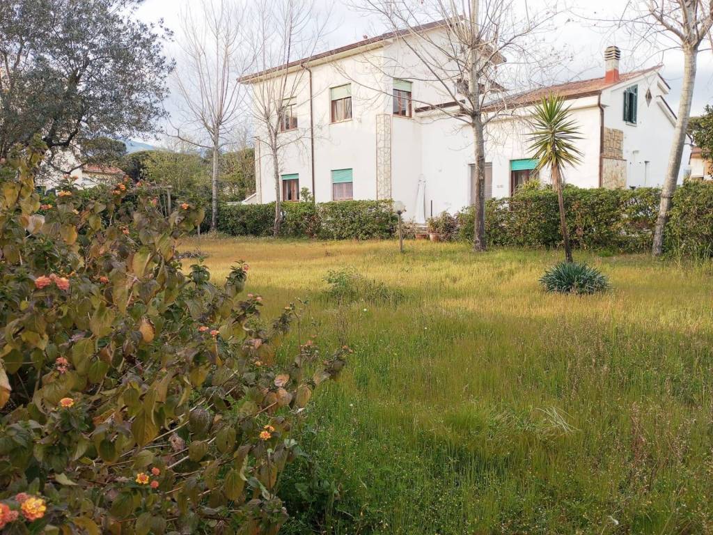 Villa a Minturno in Via Cristoforo Colombo, 143 - Foto 3