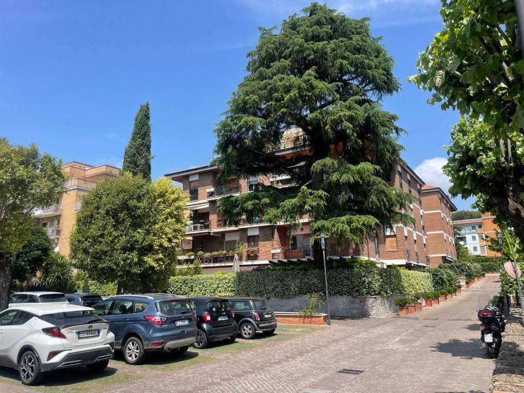 Appartamento a Roma in Via Aurelia Antica, 200 - Foto 2