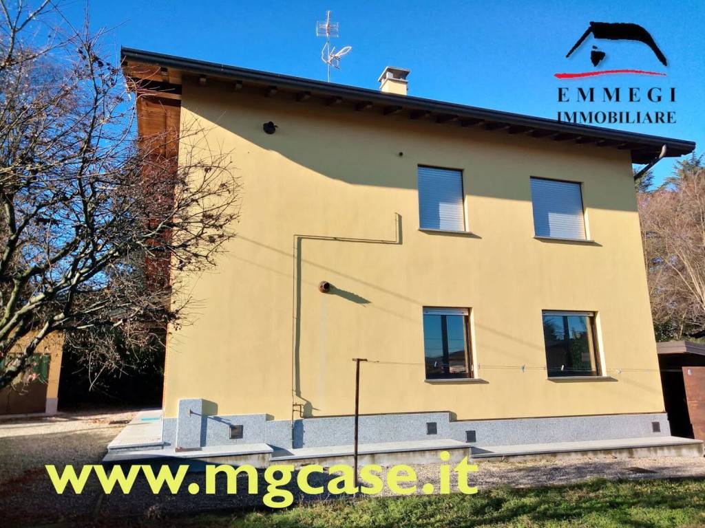 Villa a Castelletto sopra ticino in Sivo S.N.C. - Foto 2