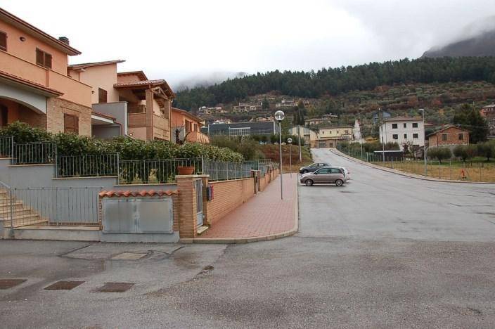 Terreno a Gualdo tadino in Via Romano Maurizi - Foto 2
