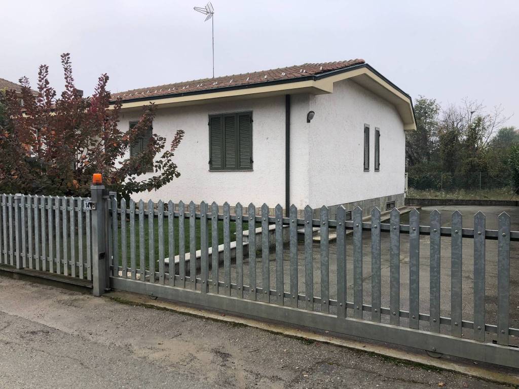 Villa a Alessandria in Via del Progresso, 16 - Foto 2
