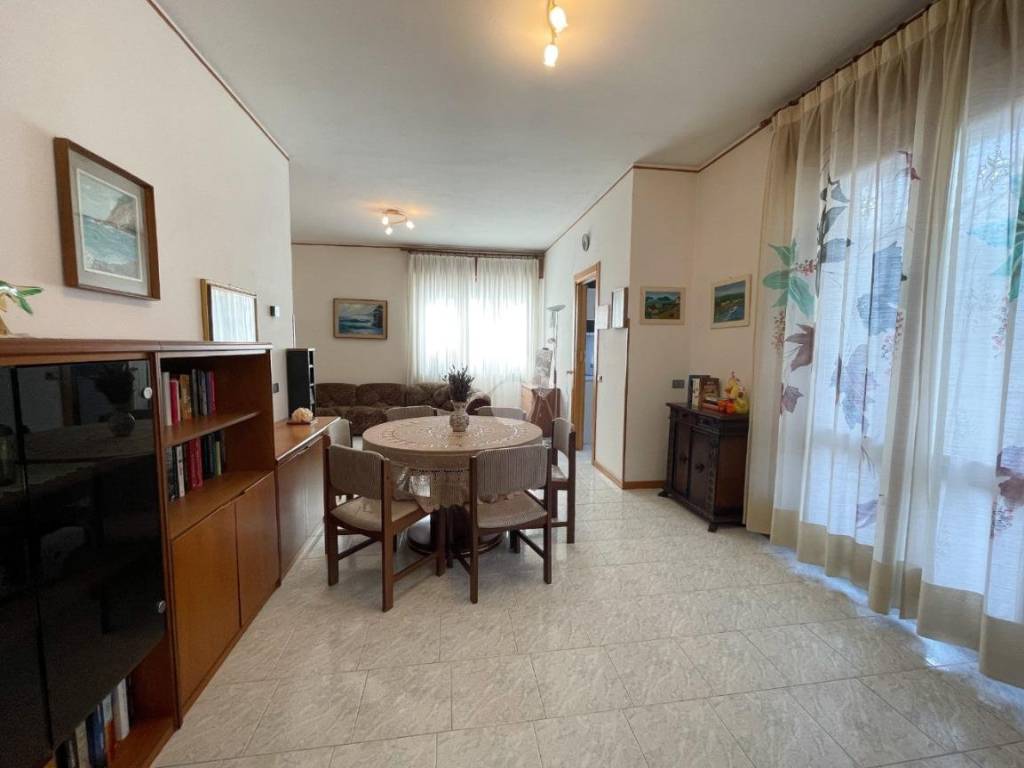 Villa a Besano in Via franzosi, 34 - Foto 3