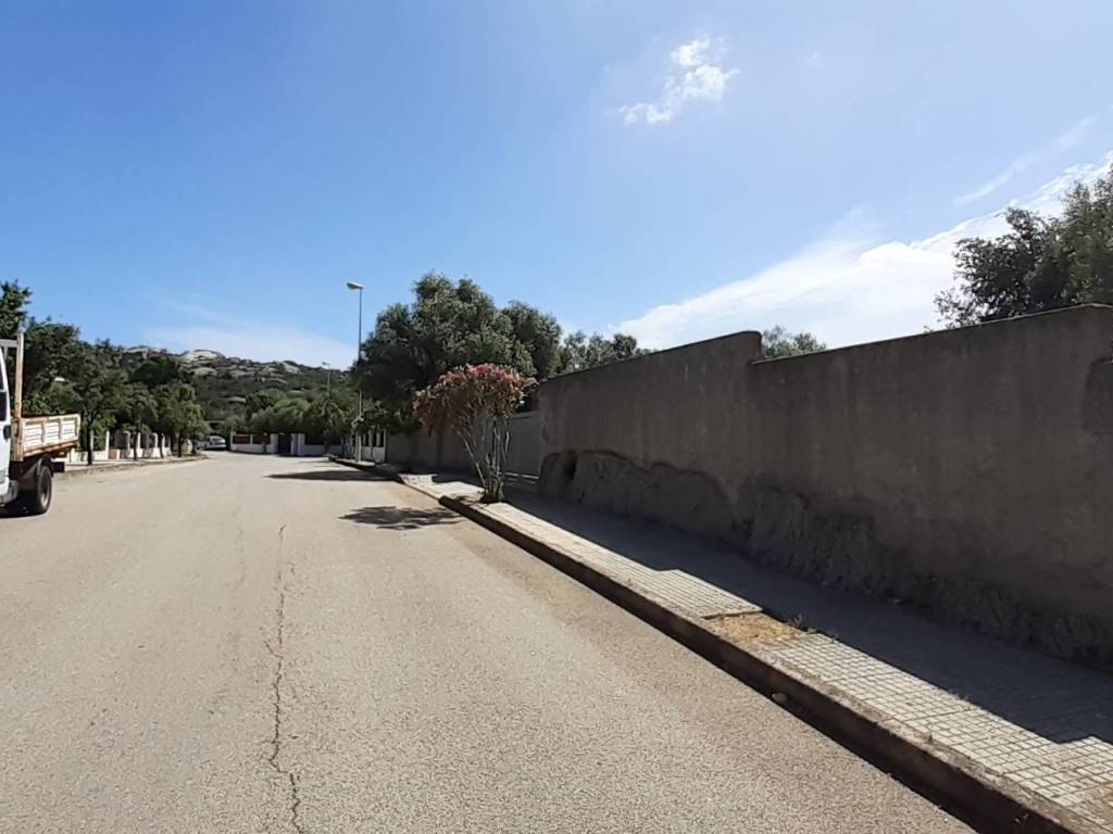 Terreno a Arzachena in Via Li Conchi, 1 - Foto 3