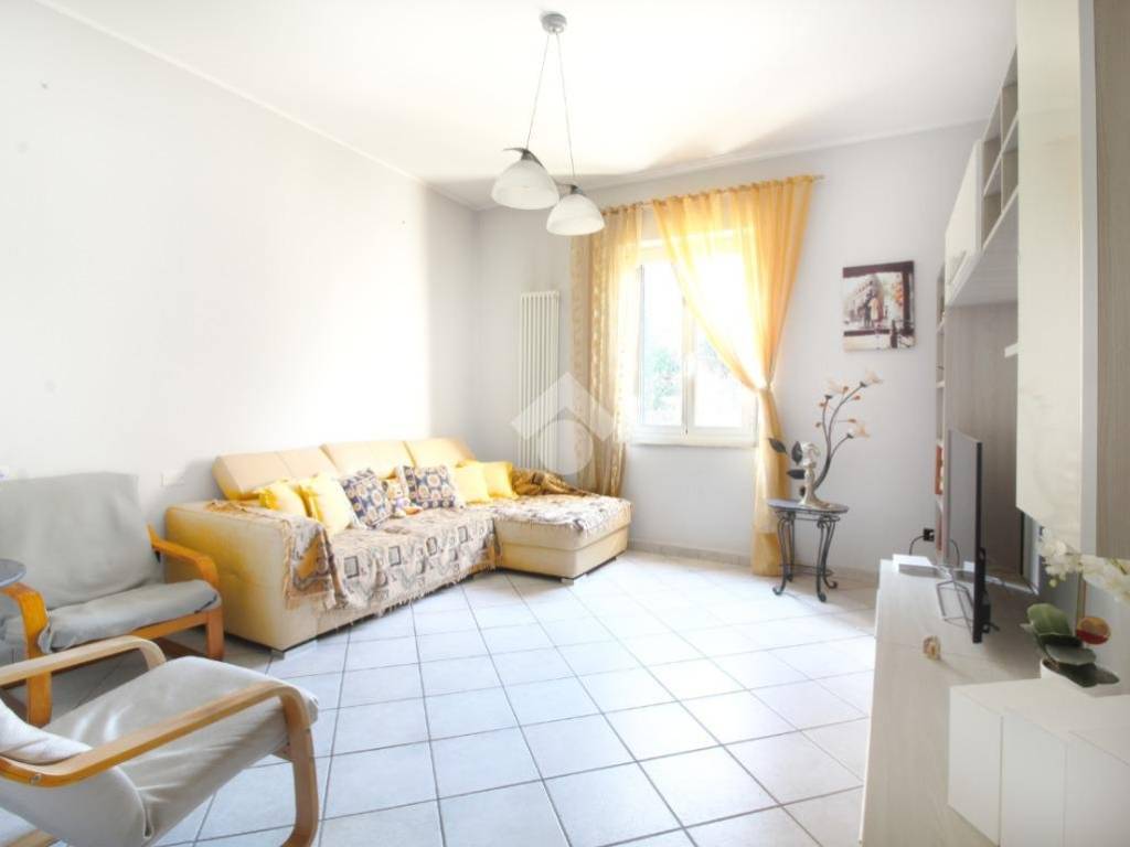 Appartamento a Martinsicuro in Via Trieste, 22 - Foto 2