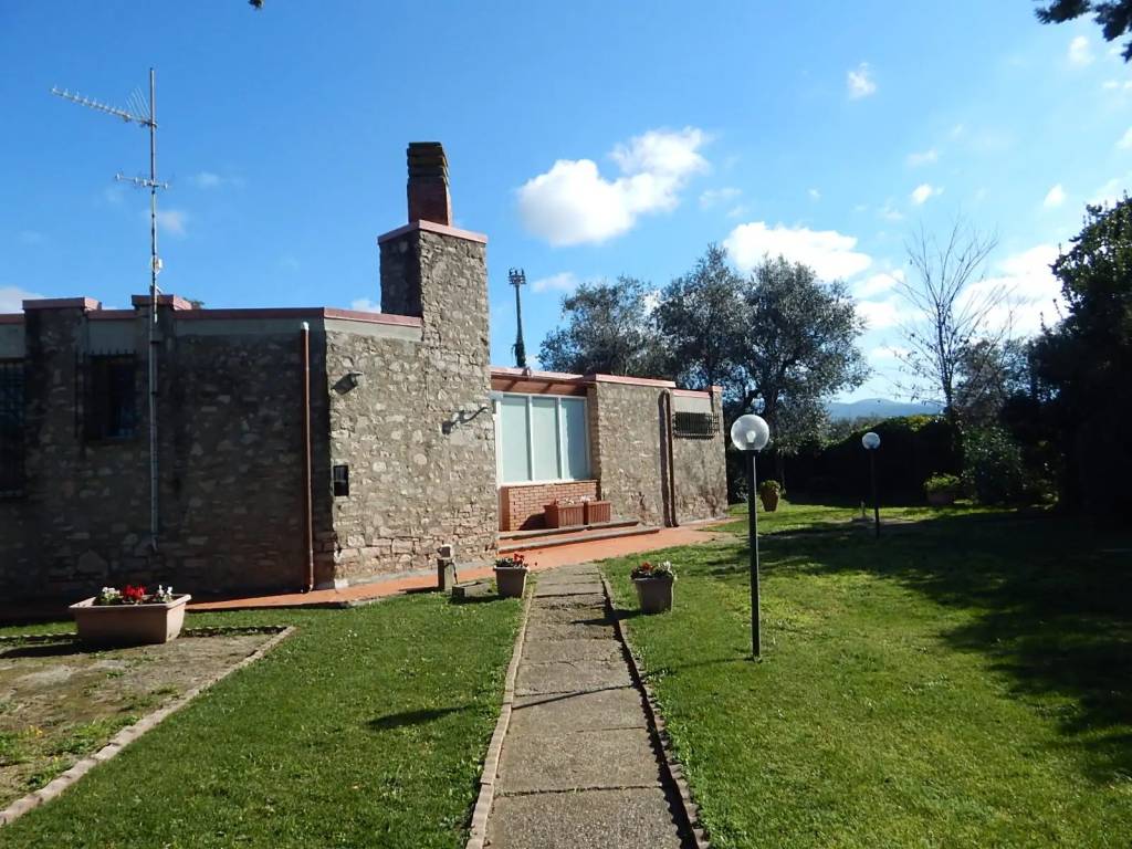 Villa a Castagneto carducci in Strada Comunale dei Ceralti - Foto 2