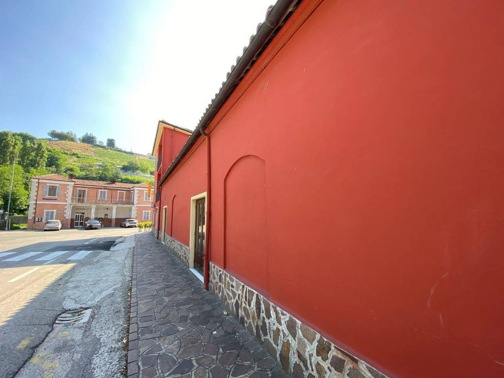 Immobile a Santo stefano belbo in Piazza Manzo G, 2 - Foto 2