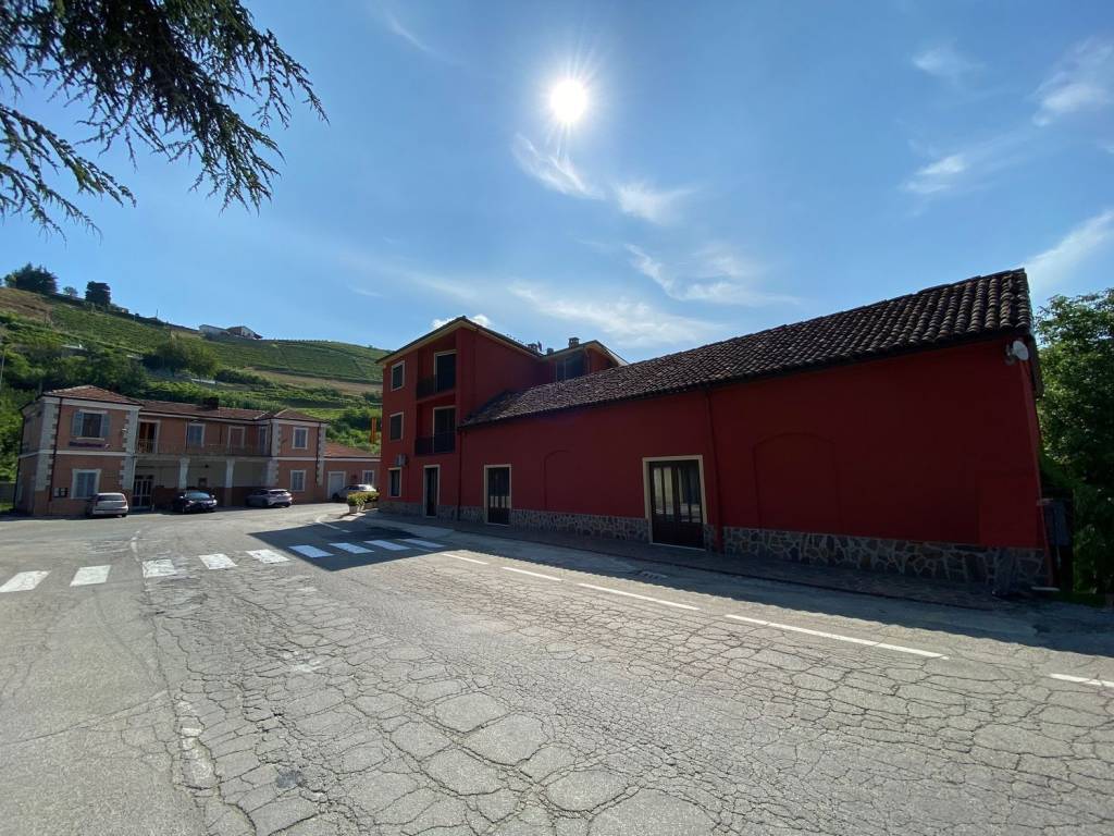 Immobile a Santo stefano belbo in Piazza Manzo G, 2 - Foto 3