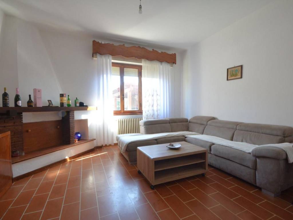 Appartamento a Lucca in Via Sant'Angelo, , 39 - Foto 2