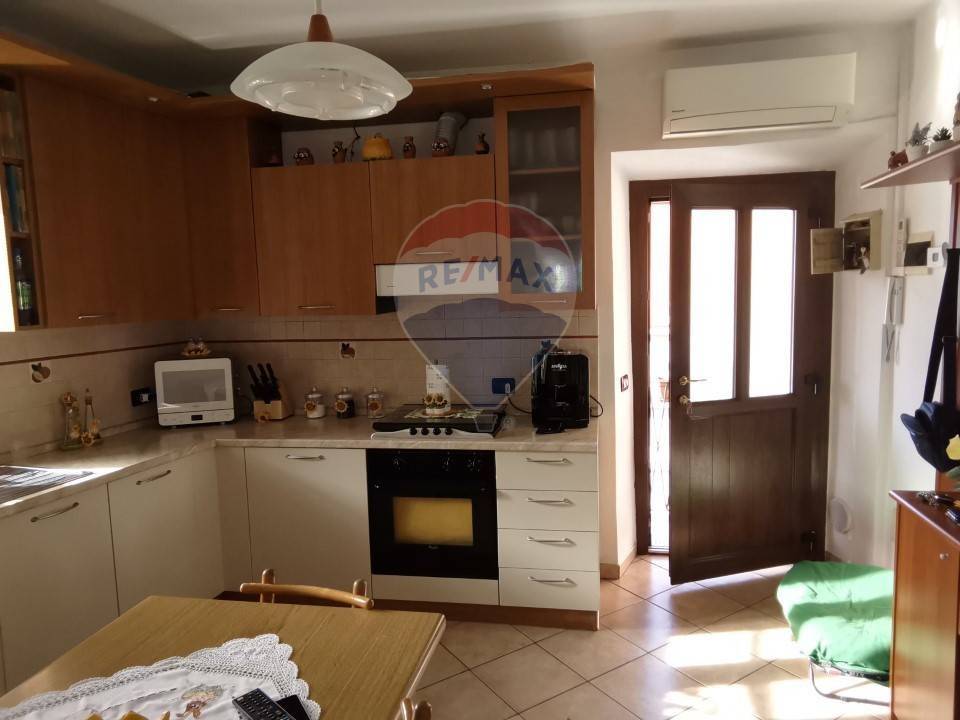 Appartamento a Luino in Via Cartiera, 5 - Foto 3