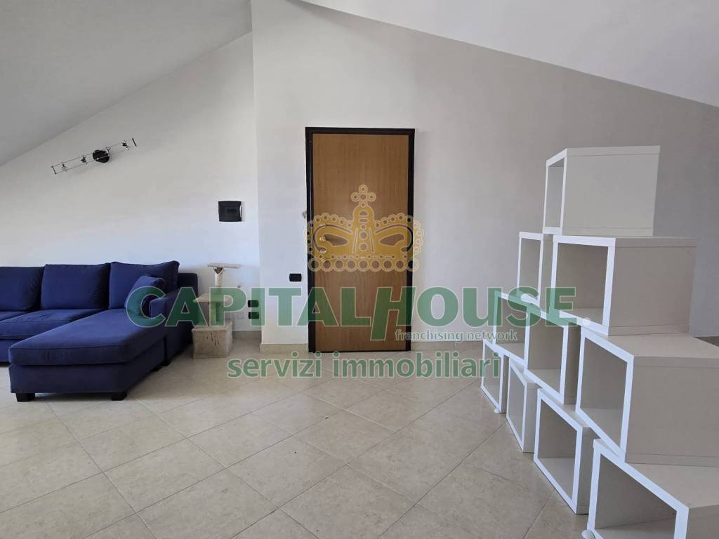 Attico / mansarda a San nicola la strada in Via Gabriele D'Annunzio, 28 - Foto 3