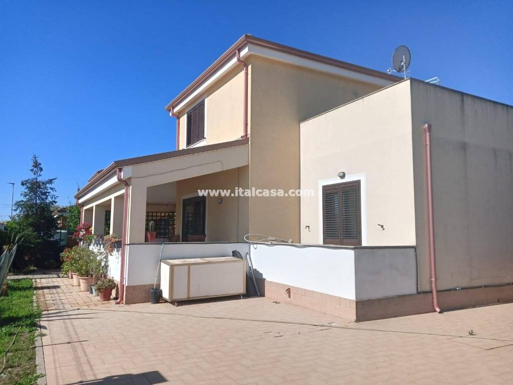 Villa a Crotone in via dei gelsomini - Foto 3