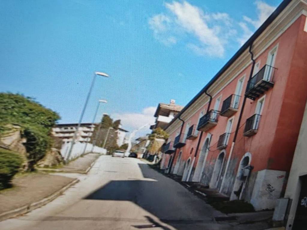 Palazzo / stabile a Avellino in Rampa San Maria Delle Grazie S.N.C. - Foto 2