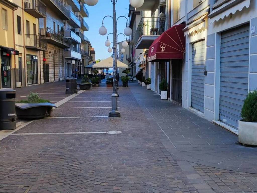 Immobile a Follonica in Centro S.N.C. - Foto 2