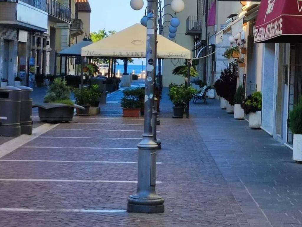 Immobile a Follonica in Centro S.N.C. - Foto 3