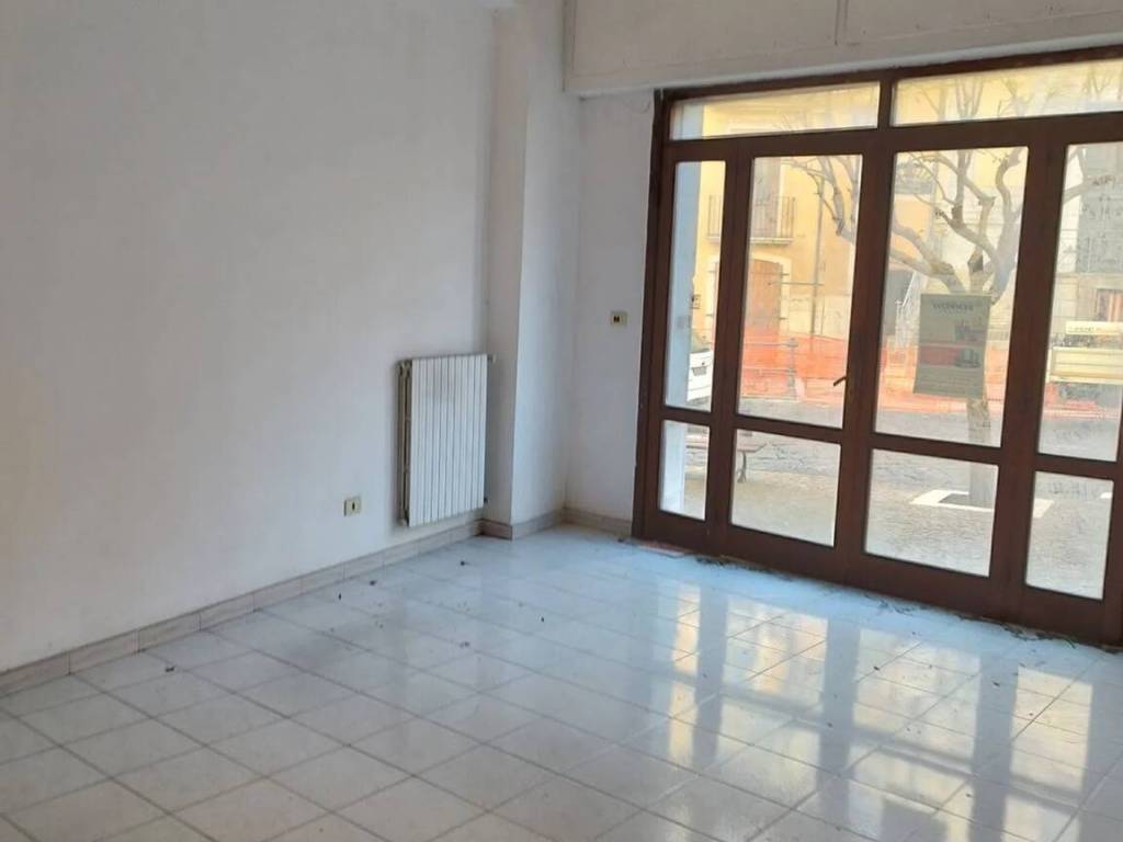 Immobile a Avellino in Corso Umberto S.N.C. - Foto 2