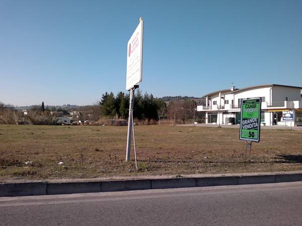 Terreno a Macerata in Piazza Salvo D'Acquisto, 28 - Foto 2