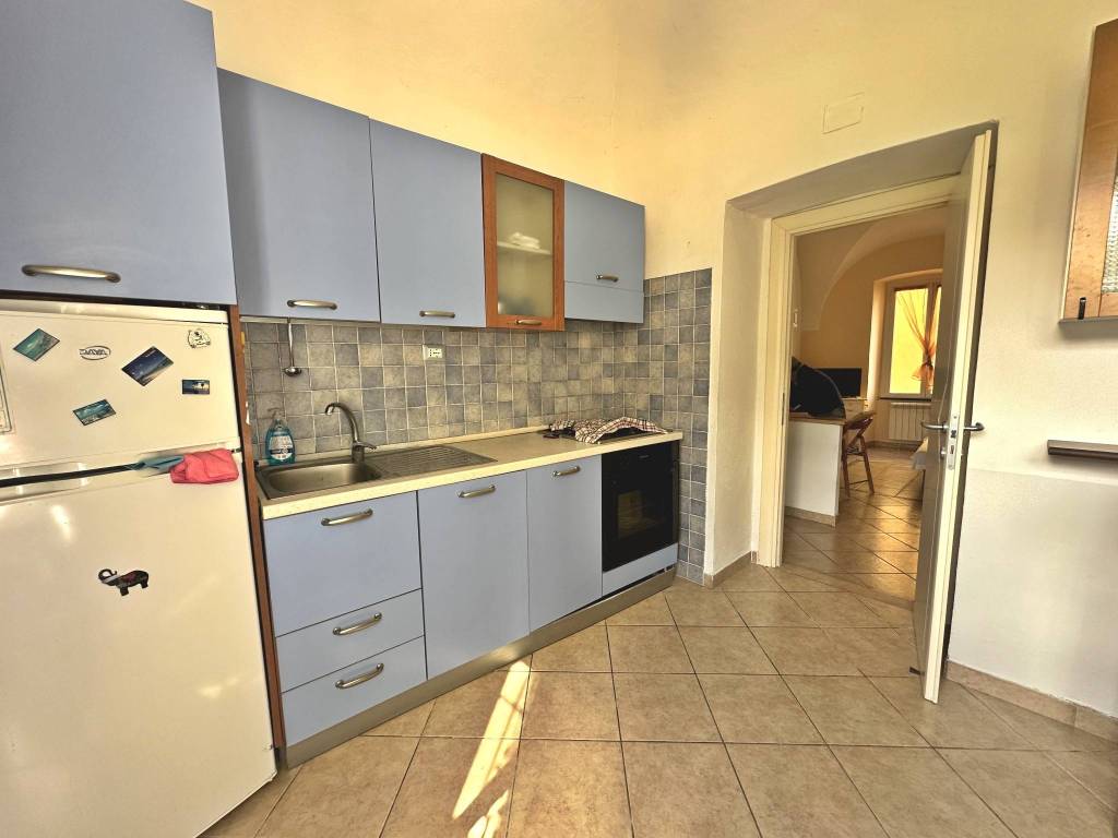 Appartamento a Finale ligure in Via Monte Tabor, 8 - Foto 4