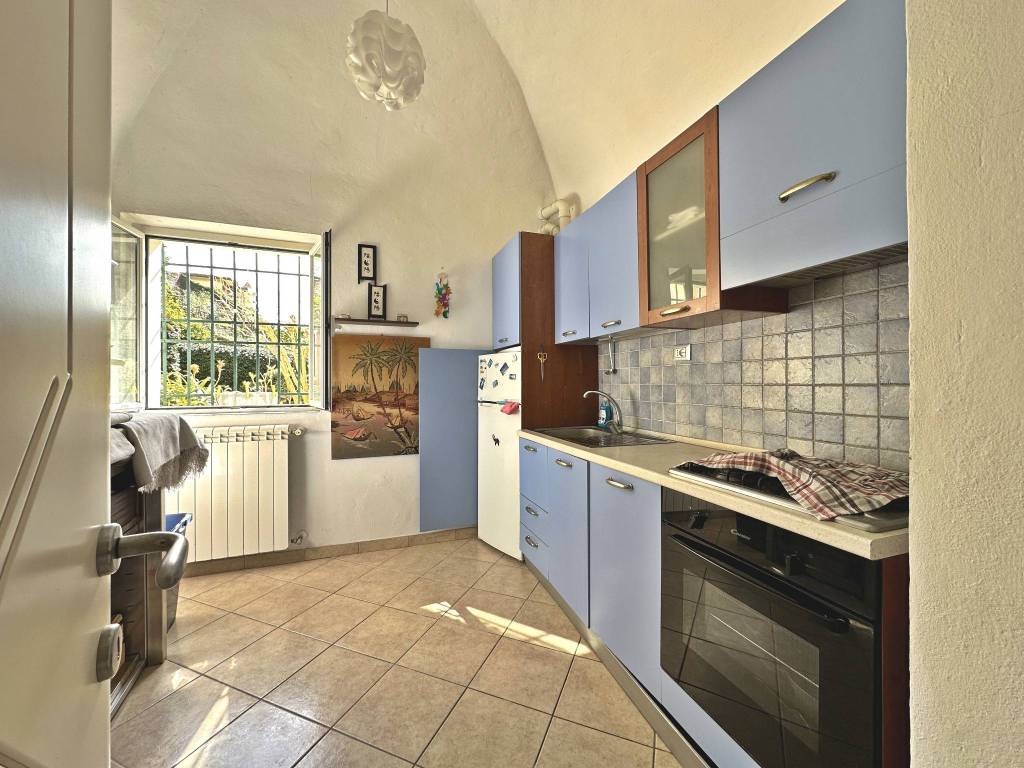 Appartamento a Finale ligure in Via Monte Tabor, 8 - Foto 5