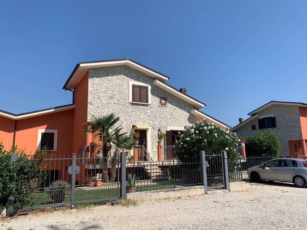 Villa a Contigliano in Strada Comunale del Turano, 17 - Foto 2