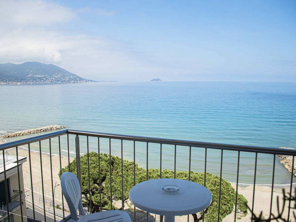 Appartamento a Laigueglia in Via dei Pini - Foto 2
