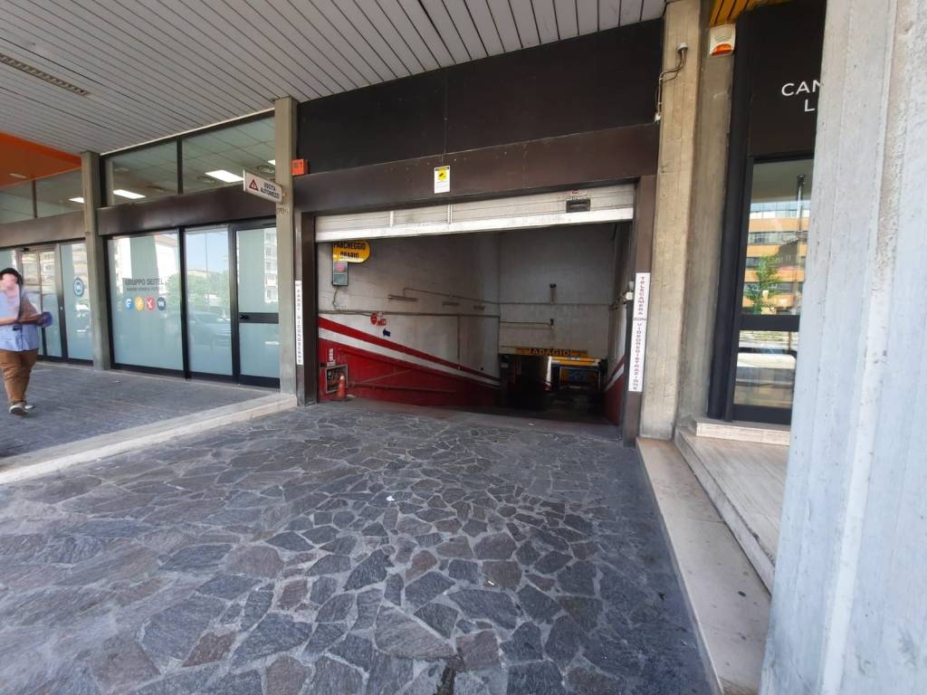 Box / garage a Bari in Via Giovanni Amendola - Foto 2