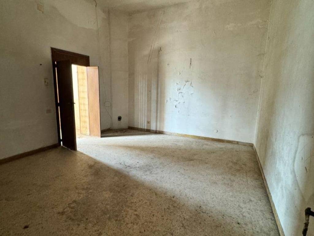 Appartamento a San donaci in Via Vittorio Alfieri - Foto 5
