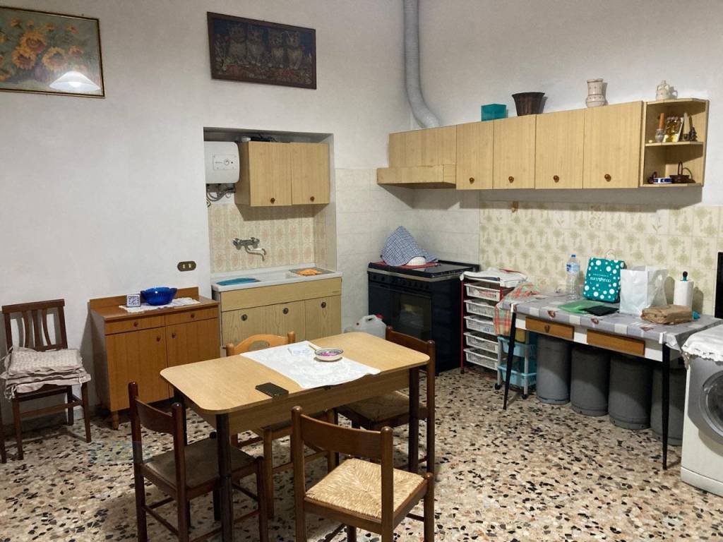 Appartamento a Ceglie messapica in Via Goffredo Mameli - Foto 4
