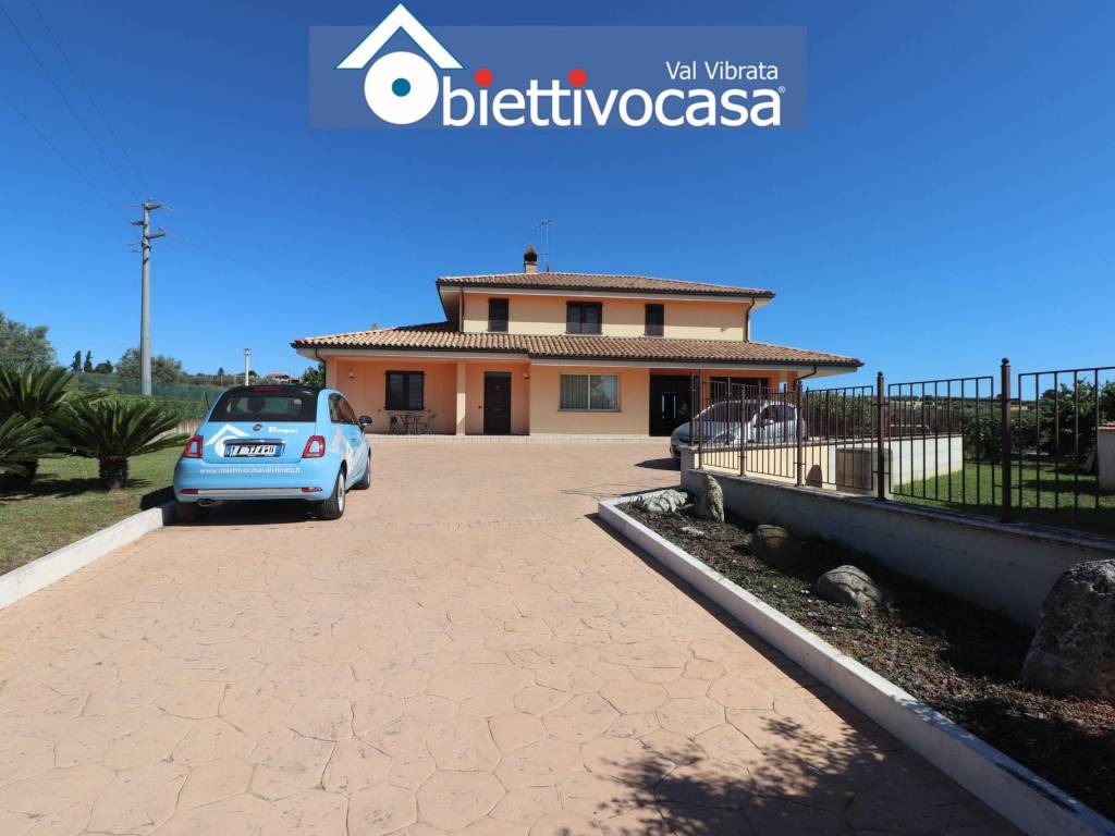 Villa a Nereto in Strada Comunale Parignano Inferiore - Foto 2