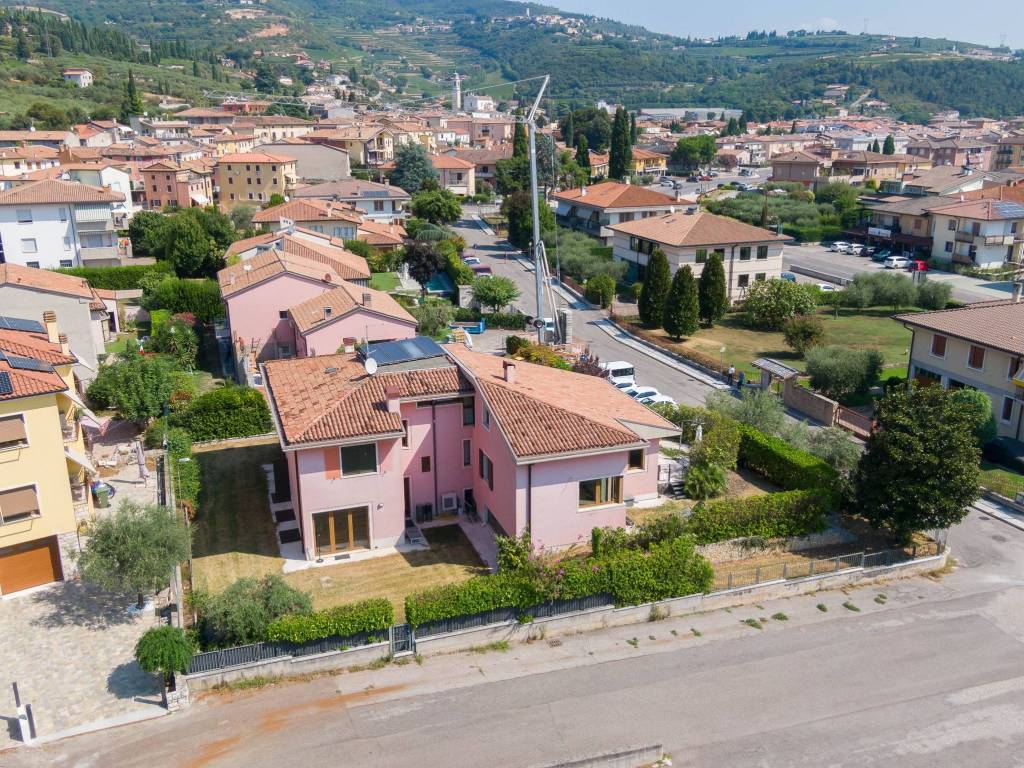 Villa a Sant'ambrogio di valpolicella in Via Don Angelo Ferrari, 8 - Foto 4