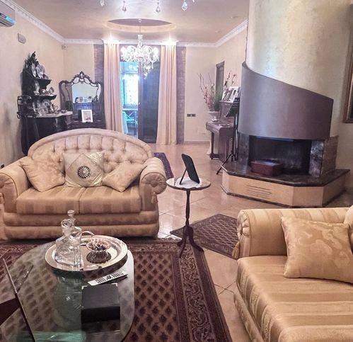 Villa a Carlentini in Via Puglia 12 - Foto 2