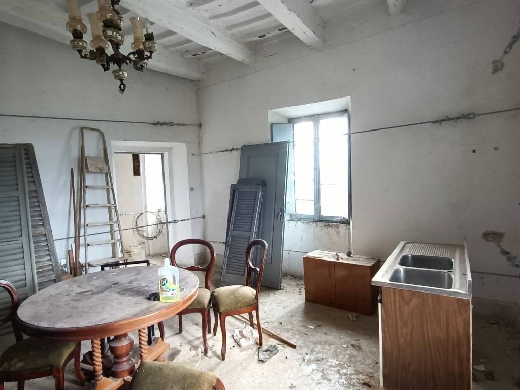 Palazzo / stabile a Montegiorgio in Piazza 28 Ottobre - Foto 4