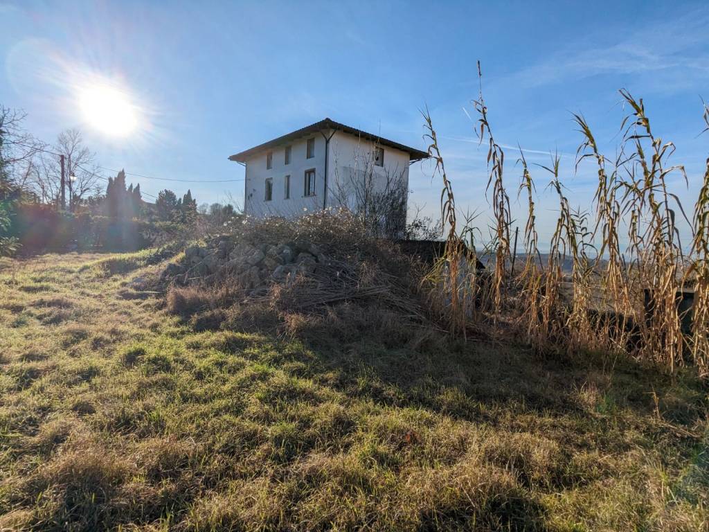 Villa a Castel rocchero in Via Avvocato Giuseppe Saracco, 28 - Foto 2