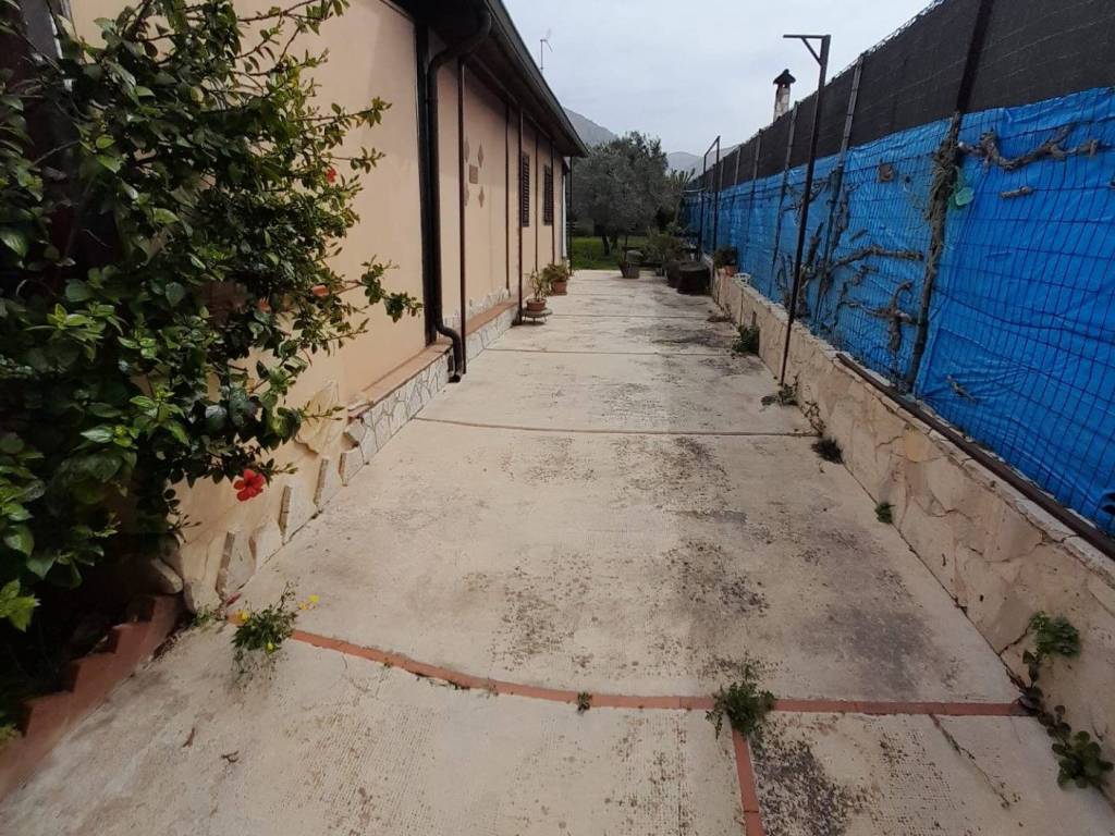 Villa a Cinisi in Via Rocco Chinnici - Foto 2
