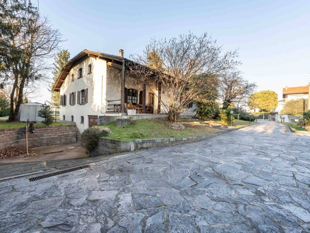 Villa a Cislago in Via Libertà, 397 - Foto 2